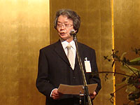 『みどりの集い』であいさつする水野会長